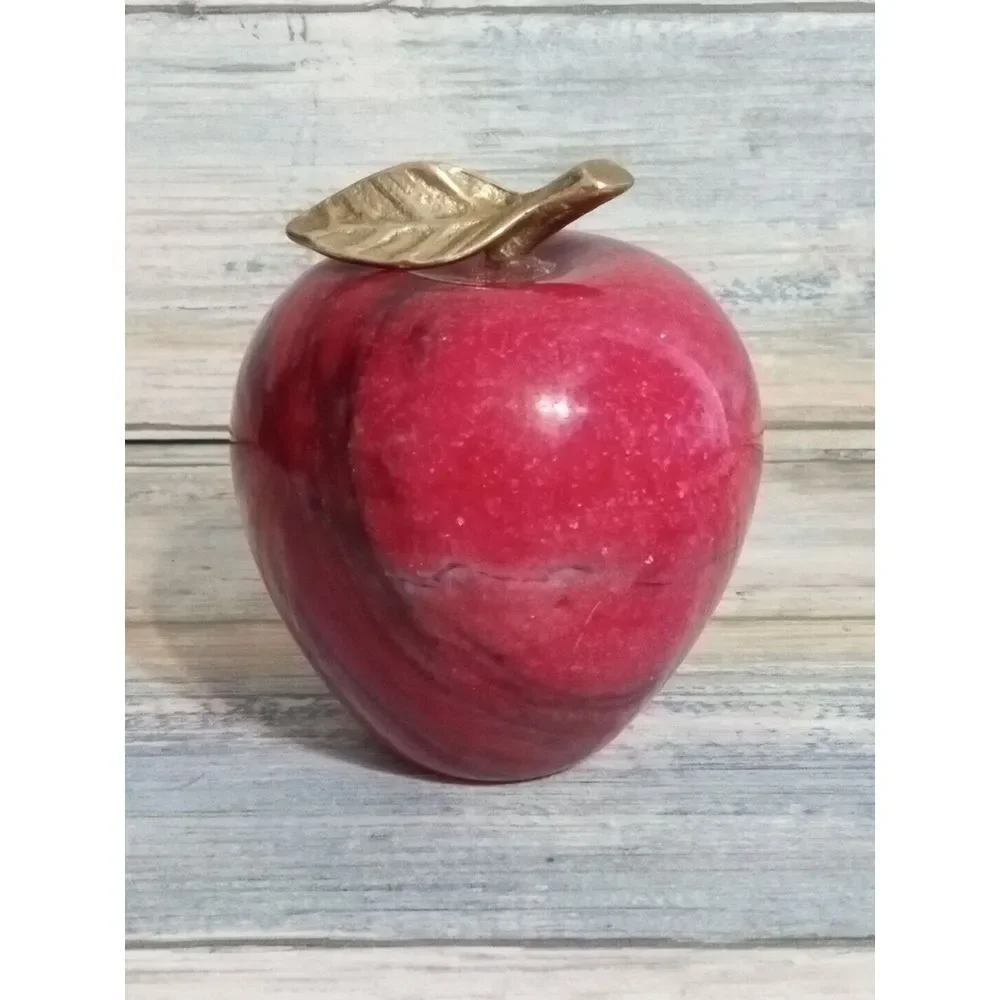VTG Red Polished Stone Marble Apple W/Brass Stem Paperweight‎ 3.5